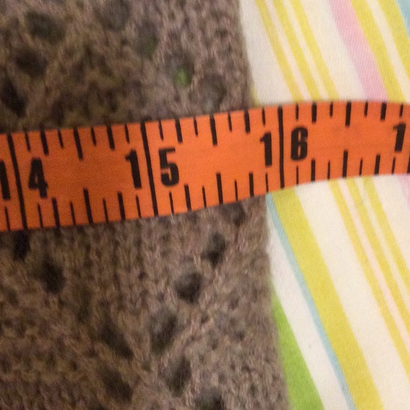 Beautiful knit Sweater By Old Navy - Picture 8 of 11